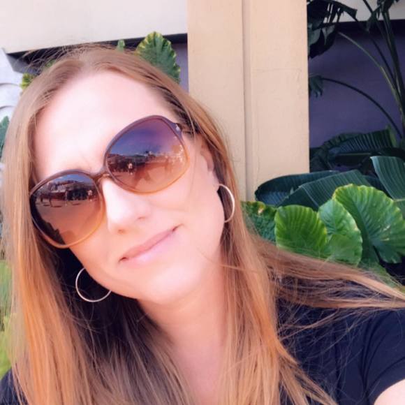 Meet your Posher, Jennifer - Picture 1 of 1